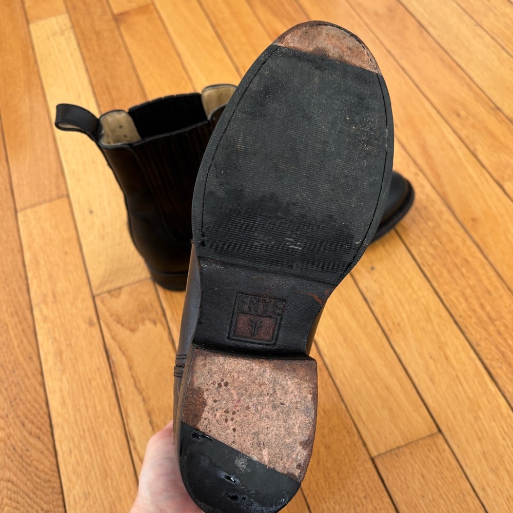 Frye black leather Chelsea boot - Picture 4 of 5